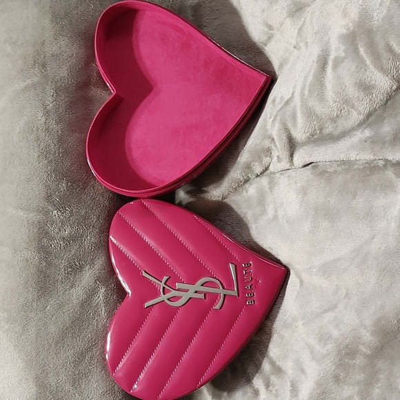 YSL Beaute Heart Box - Picture 8 of 12